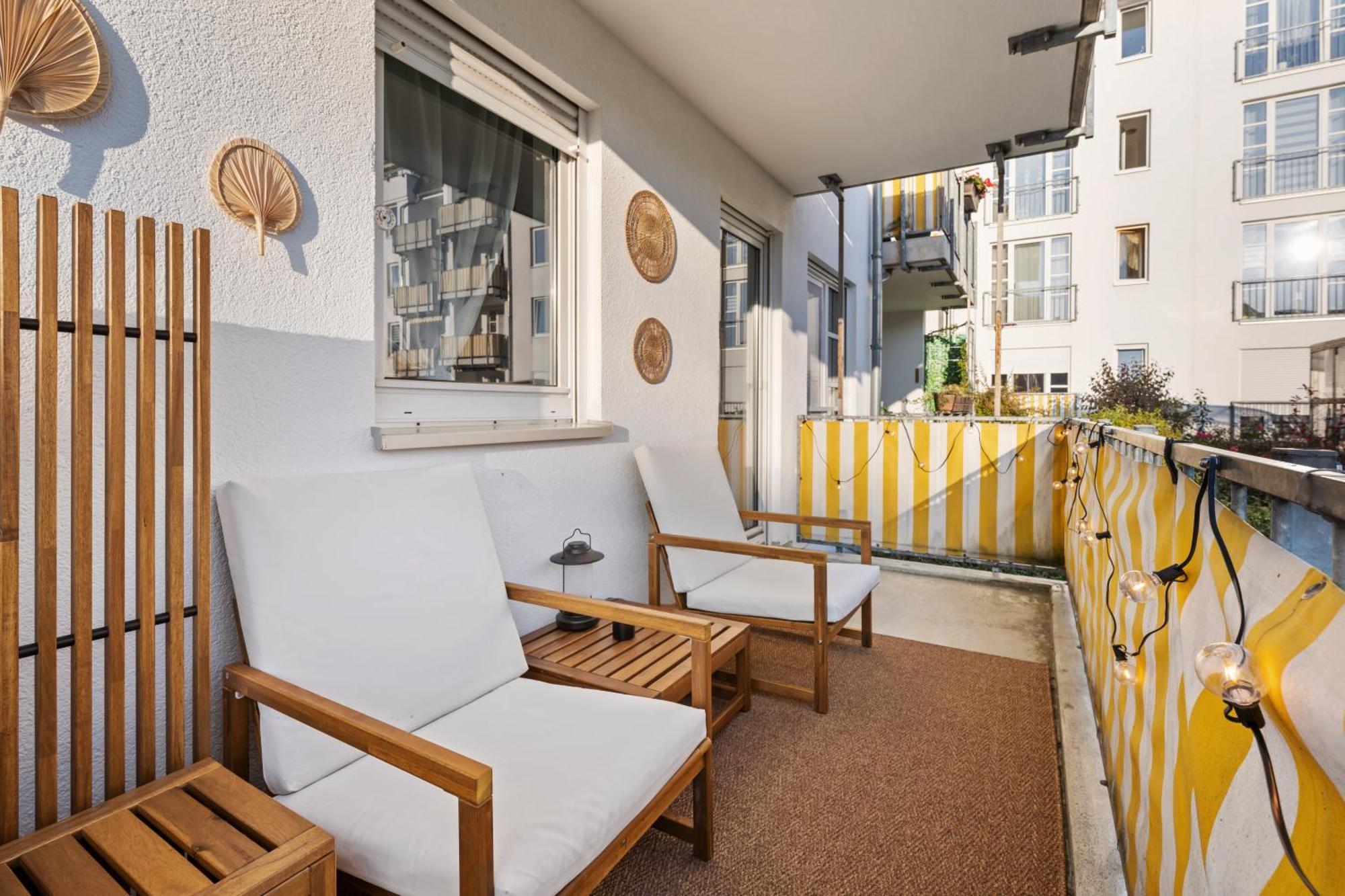 Edler Wohnraum Luxurioeses Apartment Mit Balkon, Boxspringbett, Kaffeevollautomat, Lift & Parkplatz Chemnitz Exterior photo